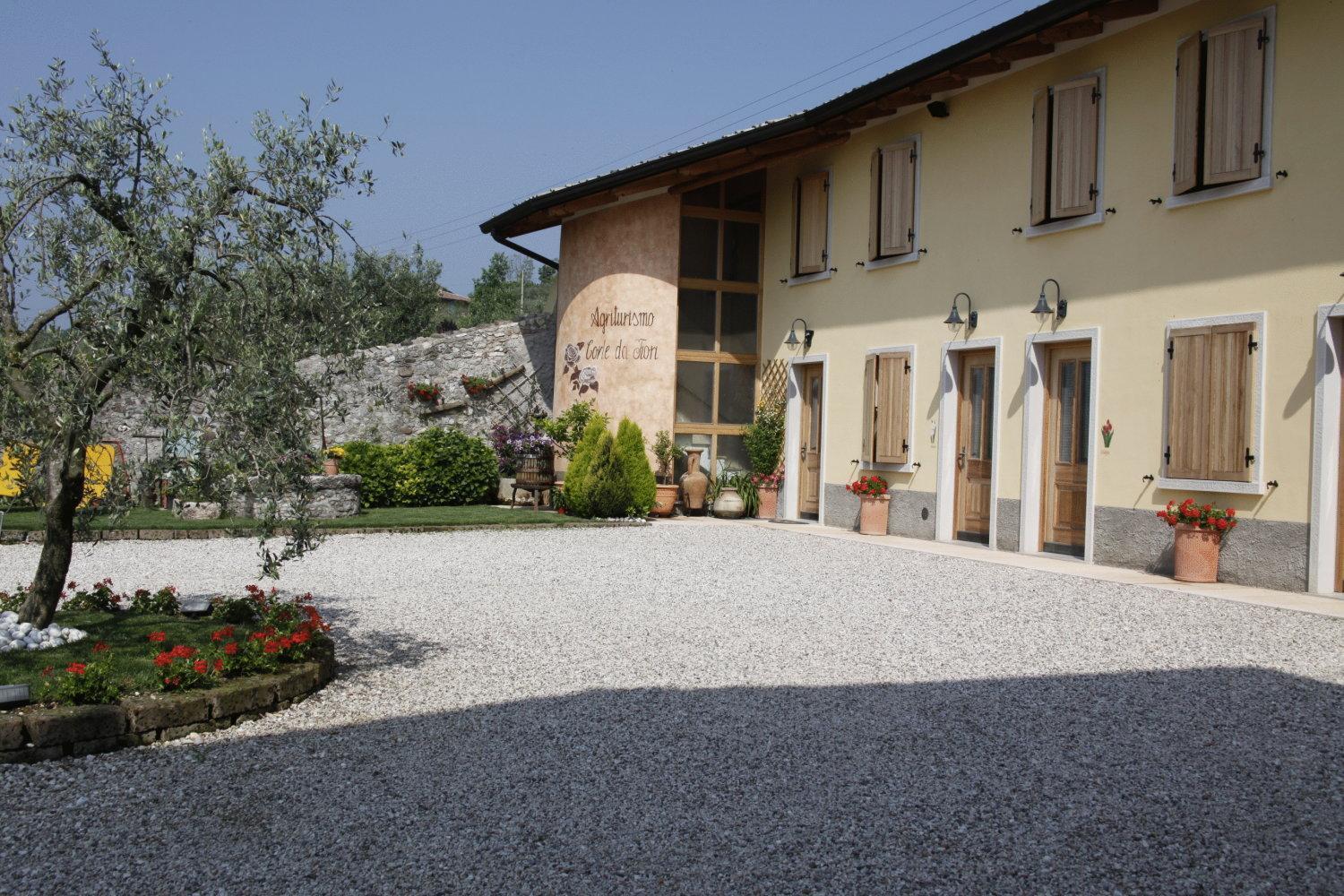 Agriturismo Corte dei Fiori Caprino Veronese Exterior foto